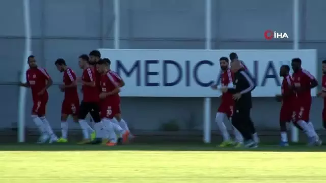 Çalımbay: 'Final niteliğinde maçlarımız var' Çalımbay: 'Final niteliğinde maçlarımız var'