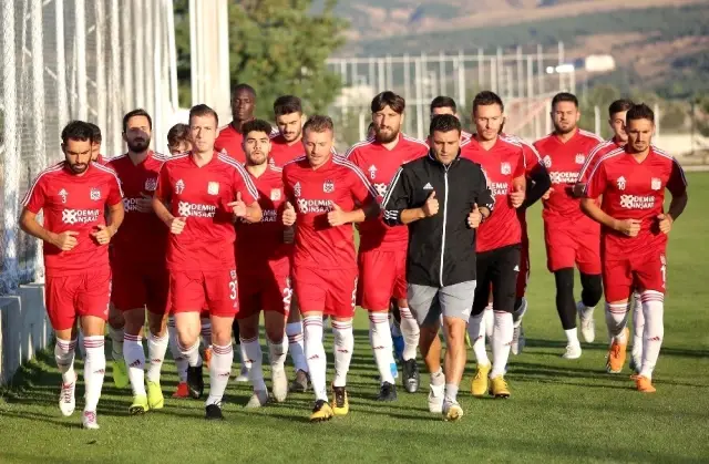Çalımbay: 'Final niteliğinde maçlarımız var' Çalımbay: 'Final niteliğinde maçlarımız var'
