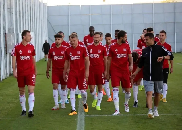 Çalımbay: 'Final niteliğinde maçlarımız var' Çalımbay: 'Final niteliğinde maçlarımız var'