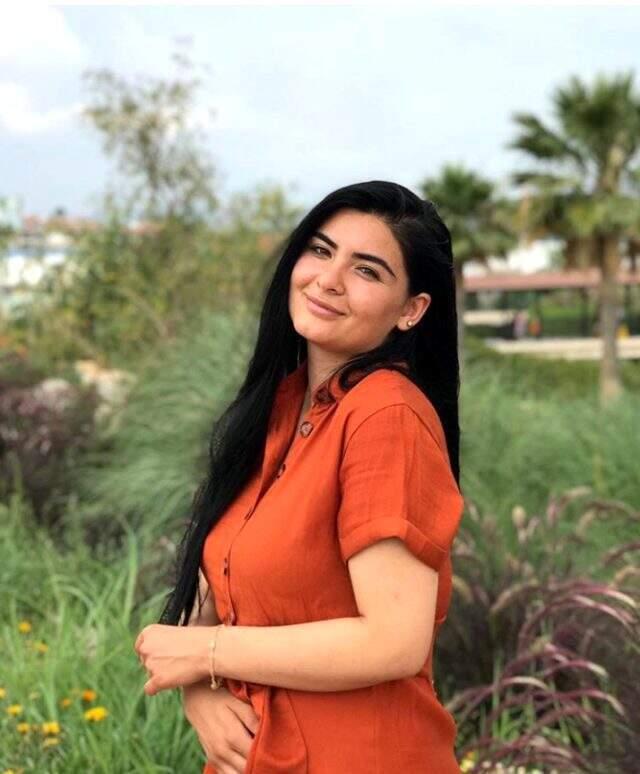 Gelin adayı Hanife Gürdal, havuz pozuyla takipçilerini ikiye böldü