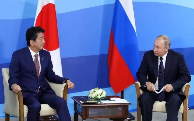 Putin'den Abe'nin İkinci Dünya Savaşı barış anlaşması çağrısına yanıt