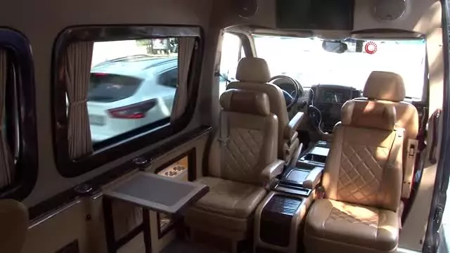 Turizm sektöründe çalışan lüks araçlara UKOME engeli Turizm sektöründe çalışan lüks araçlara UKOME engeli