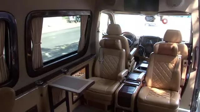 Turizm sektöründe çalışan lüks araçlara UKOME engeli Turizm sektöründe çalışan lüks araçlara UKOME engeli