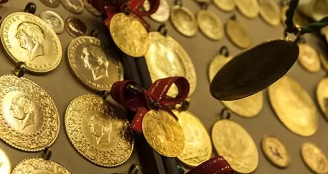 Altın düşüşe geçti! İşte gram, çeyrek ve cumhuriyet altını fiyatları Altın düşüşe geçti! İşte gram, çeyrek ve cumhuriyet altını fiyatları