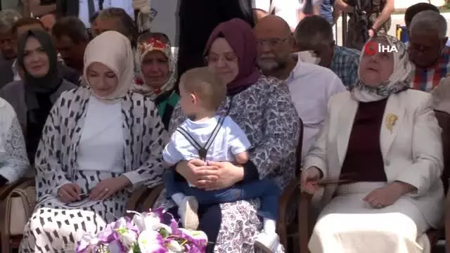 Bakan Selçuk, eski Bakan Koç'un babasının yaptırdığı namazgahı ibadete açtı Bakan Selçuk, eski Bakan Koç'un babasının yaptırdığı namazgahı ibadete açtı