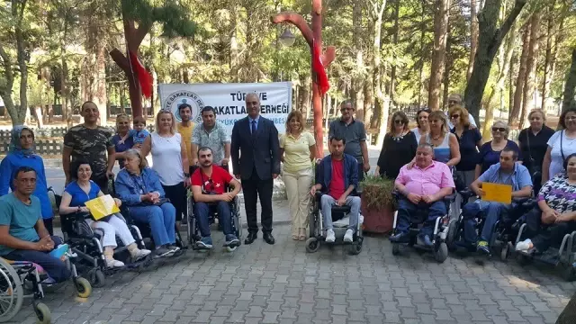 Büyükçekmece'de engelliler arası bilgi yarışması düzenlendi