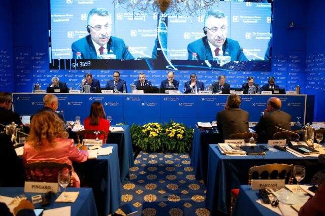 Cumhurbaşkanı Yardımcısı Fuat Oktay'dan Avrupa'ya Suriyeli sığınmacı uyarısı!