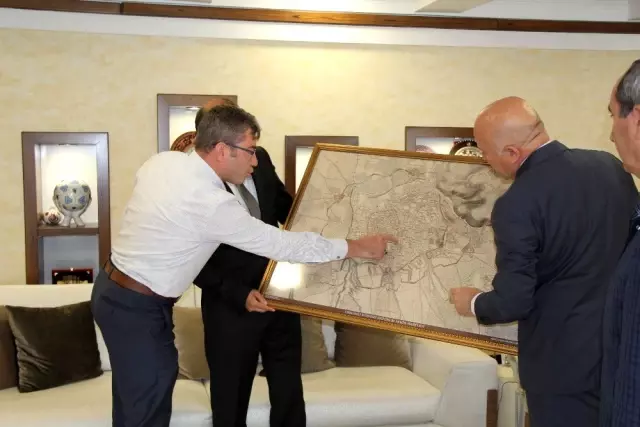 ETÜ Rektörü Prof.Dr. Çakmak'tan Başkan Sekmen'e ziyaret ETÜ Rektörü Prof.Dr. Çakmak'tan Başkan Sekmen'e ziyaret