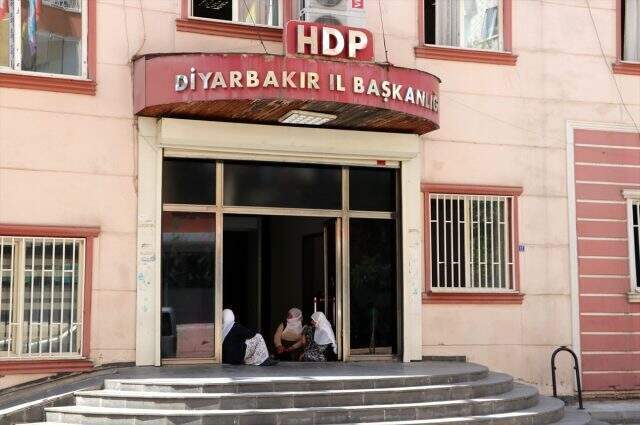 HDP'den Diyarbakır'daki ailelere çağrı: Çocuklarınızı AKP'ye sorun