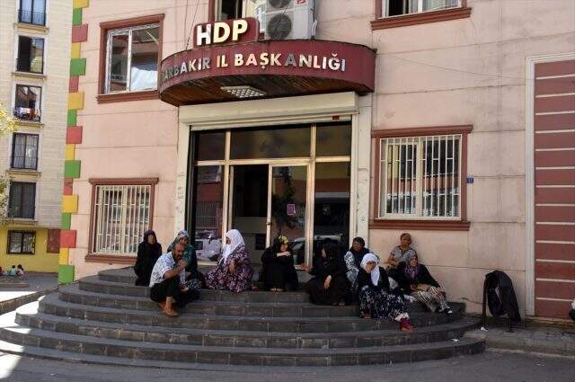 HDP'den Diyarbakır'daki ailelere çağrı: Çocuklarınızı AKP'ye sorun