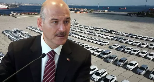 İçişleri Bakanı Soylu, Yenikapı'da sergilenen araçlarla ilgili talimat verdi İçişleri Bakanı Soylu, Yenikapı'da sergilenen araçlarla ilgili talimat verdi