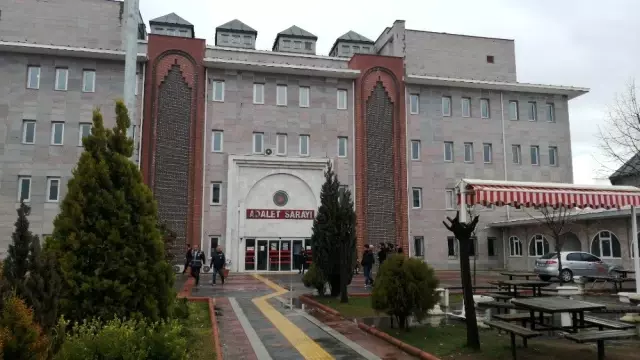 Isparta'daki 'Troyka Suç Örgütü' davasının tutuklu sanıklarına adli kontrol şartıyla tahliye Isparta'daki 'Troyka Suç Örgütü' davasının tutuklu sanıklarına adli kontrol şartıyla tahliye