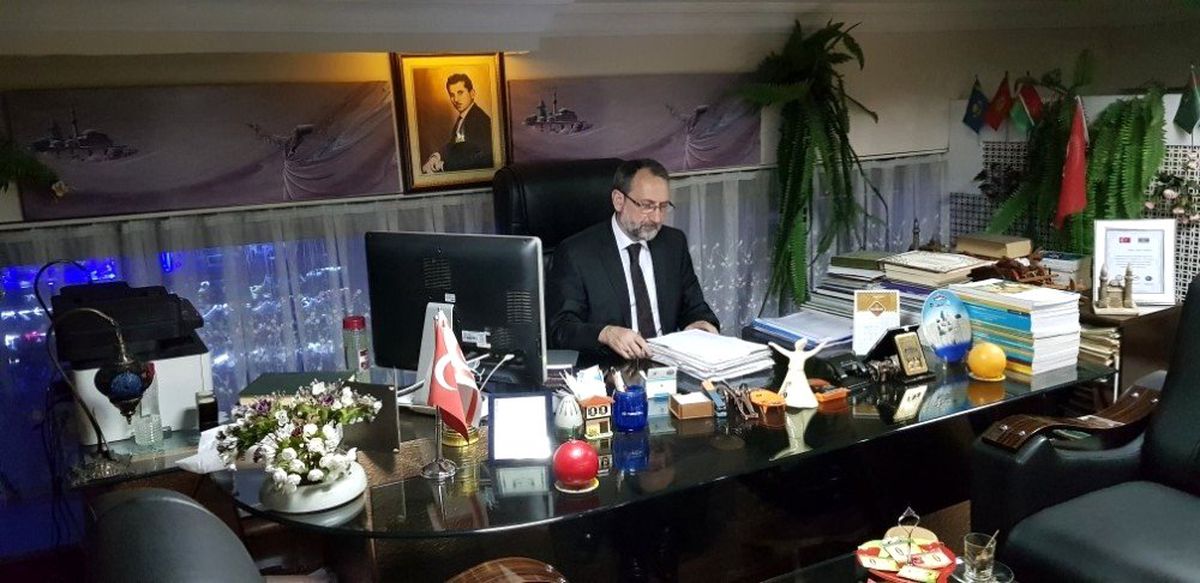 Kars'ta TYSD Başkanı Yıldırım'dan üniversite öğrencilerine burs desteği