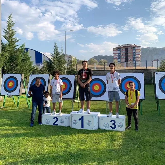 Okçuluk İl Birinciliği'nden Spor A.Ş, 8 madalya ile ayrıldı Okçuluk İl Birinciliği'nden Spor A.Ş, 8 madalya ile ayrıldı