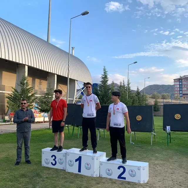 Okçuluk İl Birinciliği'nden Spor A.Ş, 8 madalya ile ayrıldı Okçuluk İl Birinciliği'nden Spor A.Ş, 8 madalya ile ayrıldı