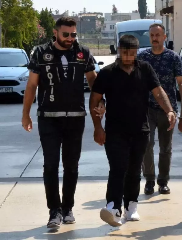 Polis baskınında uyuşturucuyu eşinin sütyenine gizledi