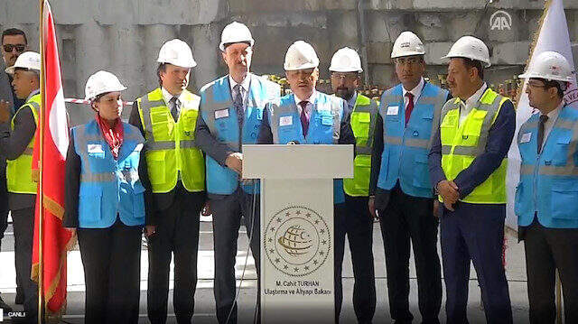 Son dakika: İstanbul Havalimanı Metrosu'nda delme işlemi tamamlandı