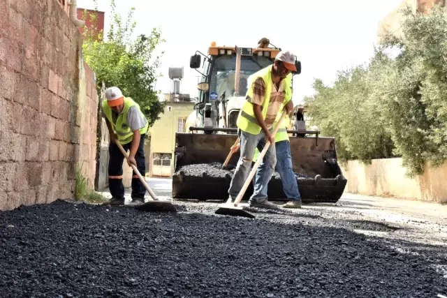 Toroslar'da yol yapım, bakım ve onarın çalışmaları devam ediyor Toroslar'da yol yapım, bakım ve onarın çalışmaları devam ediyor