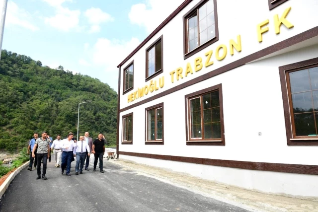 Vali İsmail Ustaoğlu, Hekimoğlu Trabzon FK'yı ziyaret etti Haberler Spor