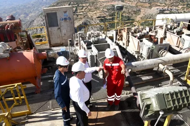 Vali Pekmez, TPAO'nun petrol arama sahalarını inceledi