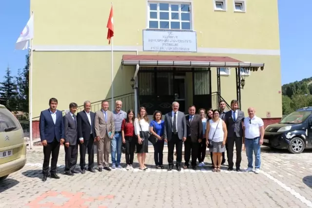 Vali Toraman, Pazarlar'da muhtarlarla toplantı yaptı Vali Toraman, Pazarlar'da muhtarlarla toplantı yaptı