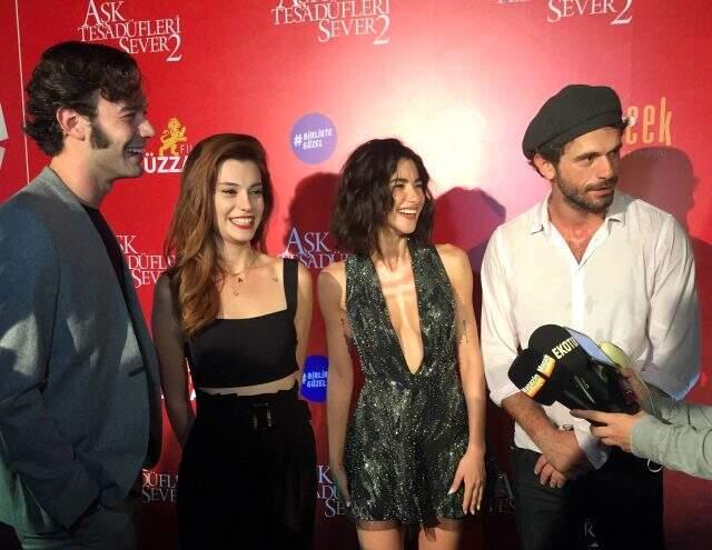 Zuhal Olcay, Nesrin Cavadzade Aşk Tesadüfleri Sever filminin partisine geç kalınca mekanı terk etti