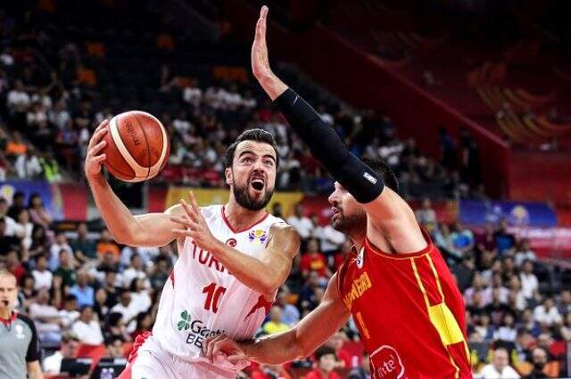 12 Dev Adam, klasman maçında Karadağ'ı 79-74 mağlup etti
