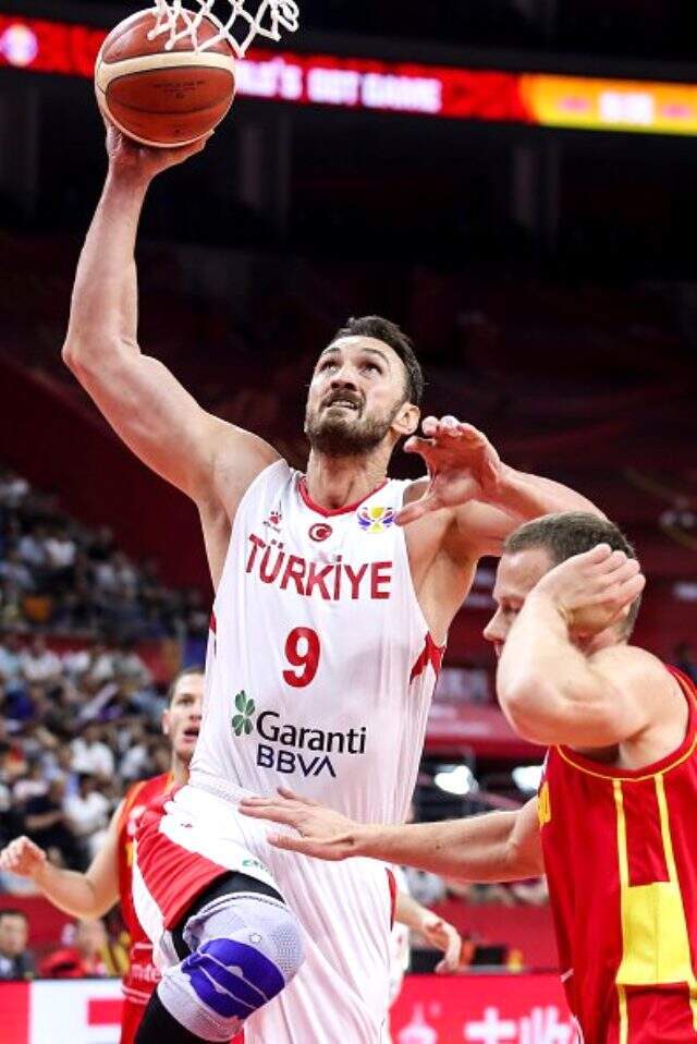 12 Dev Adam, klasman maçında Karadağ'ı 79-74 mağlup etti