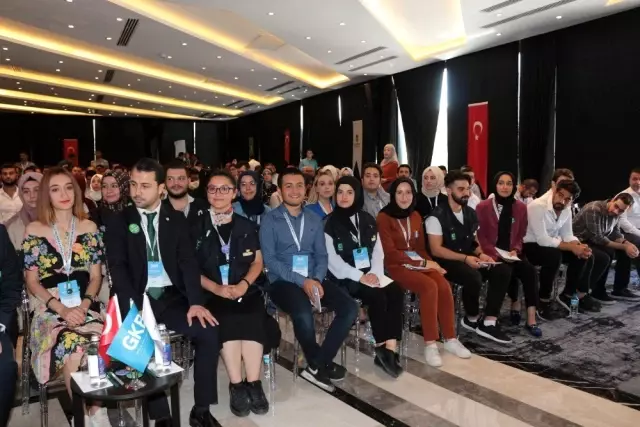 AK Parti Genel Başkan Vekili Numan Kurtulmuş gençlere seslendi AK Parti Genel Başkan Vekili Numan Kurtulmuş gençlere seslendi
