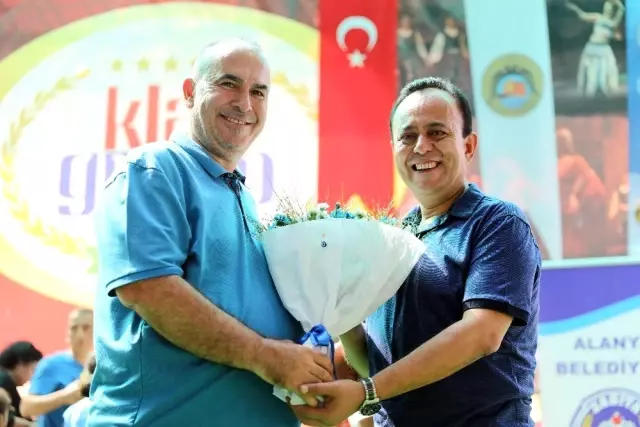 Başkan Yücel zabıtalarla bir araya geldi Başkan Yücel zabıtalarla bir araya geldi