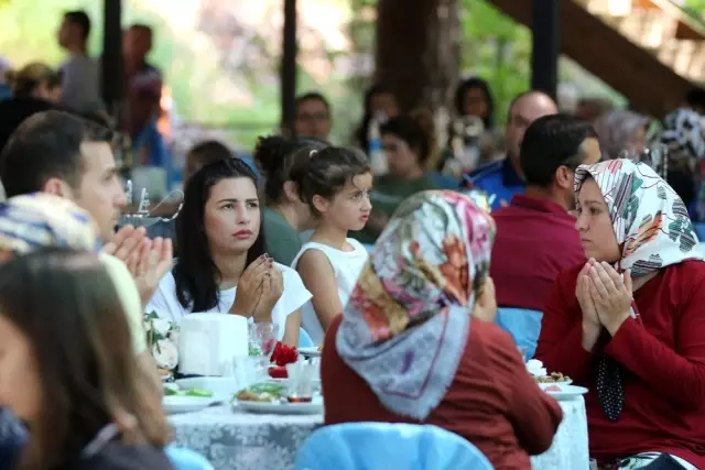 Başkan Yücel zabıtalarla bir araya geldi Başkan Yücel zabıtalarla bir araya geldi