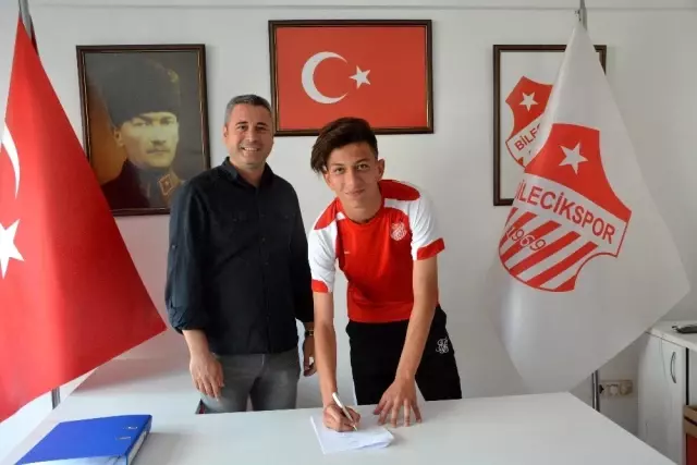 Bilecikspor'dan imza şovu Bilecikspor'dan imza şovu