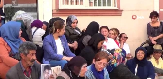 Cumhuriyet Kadınları Derneği'nden eylem yapan ailelere destek ziyareti