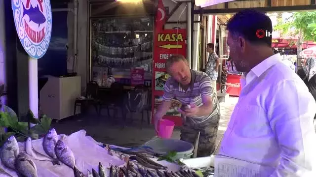 Denizi olmayan Eskişehir'deki balık tezgahları da şenlendi Denizi olmayan Eskişehir'deki balık tezgahları da şenlendi
