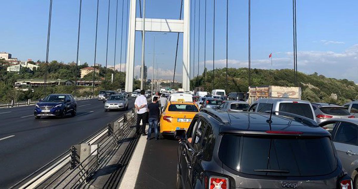 FSM'de polis operasyon düzenledi, trafik bir süreliğine tamamen durdu