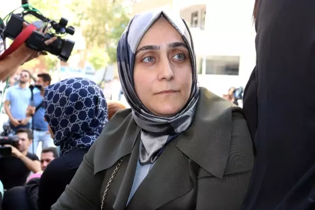 KADEM'den, HDP önünde eylem yapan ailelere destek ziyareti KADEM'den, HDP önünde eylem yapan ailelere destek ziyareti
