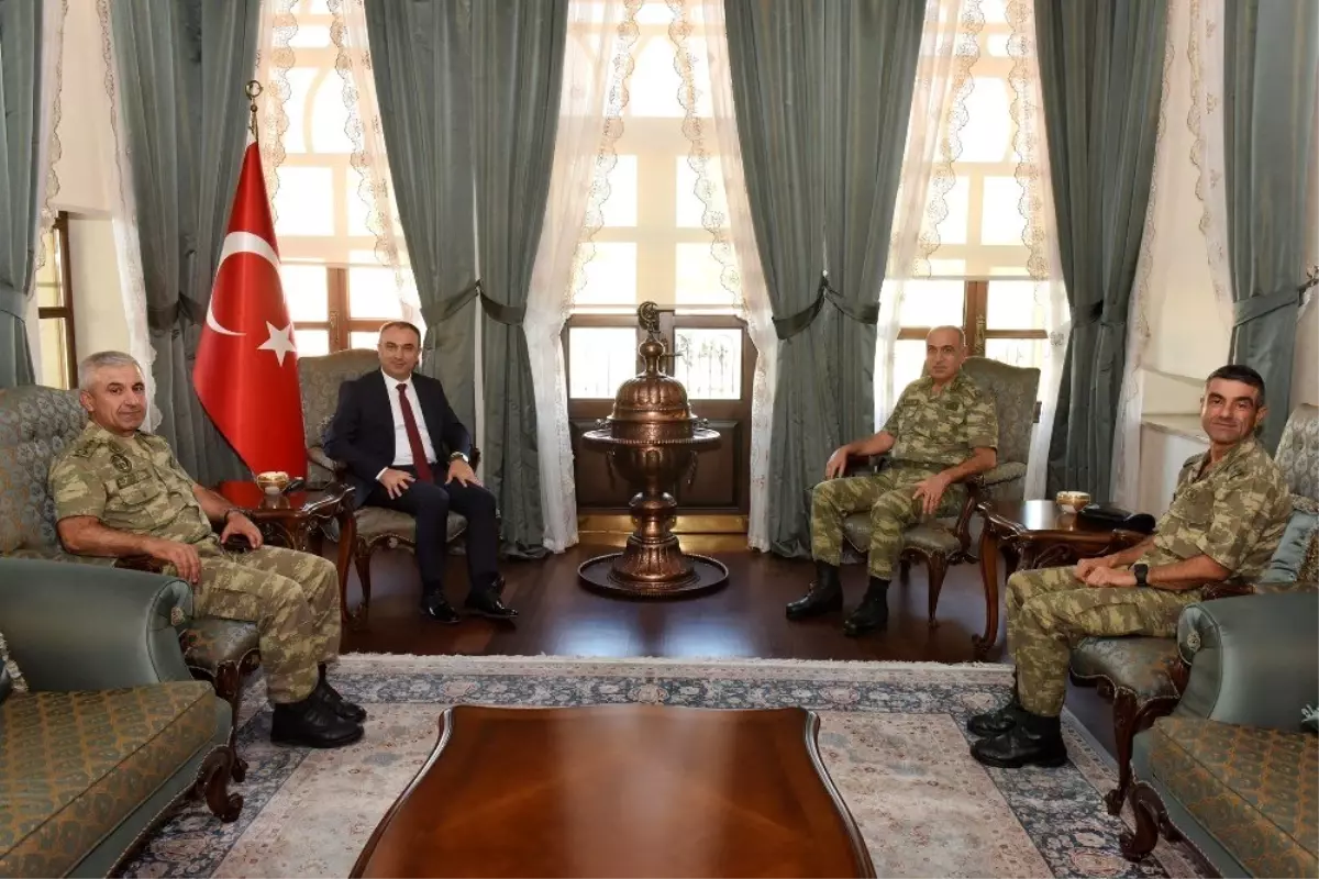 Komutanlardan, Vali Soytürk'e ziyaret