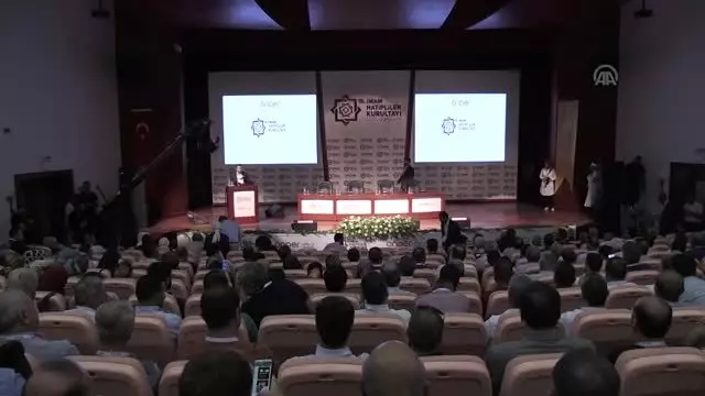 Milli Eğitim Bakanı Selçuk, 16. İmam Hatipliler Kurultayı'na katıldı