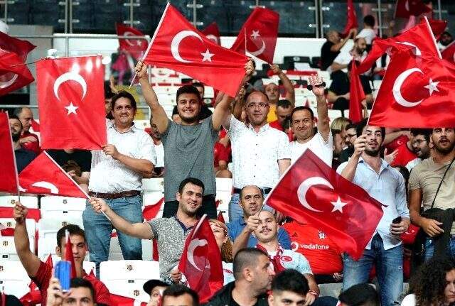 Vodafone Park'da tribünler hınca hınç doldu!