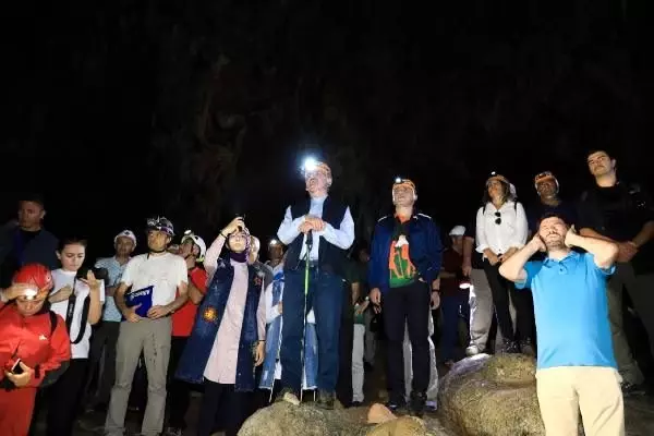 Antalya Valisi, 30 milyon yıllık mağarada ezan okutturdu Antalya Valisi, 30 milyon yıllık mağarada ezan okutturdu