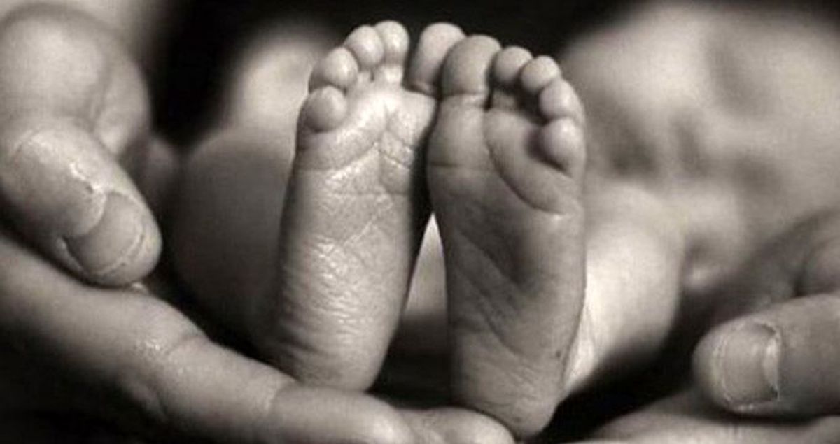 Çadırda kalan ailenin 8 aylık bebeği zatürreden hayatını kaybetti
