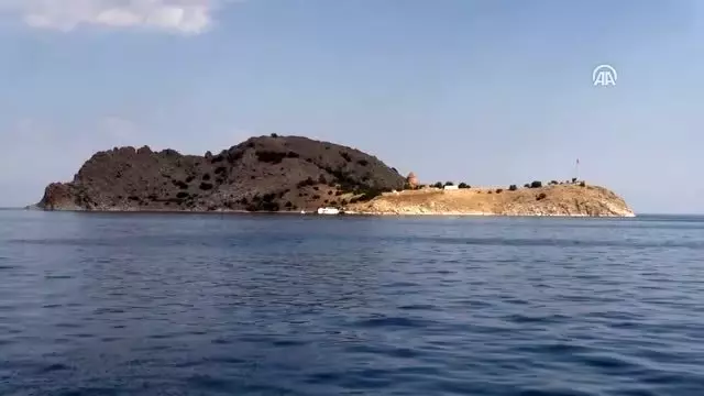 Akdamar Surp Haç Kilisesi'nde ayin yapıldı (2) Akdamar Surp Haç Kilisesi'nde ayin yapıldı (2)