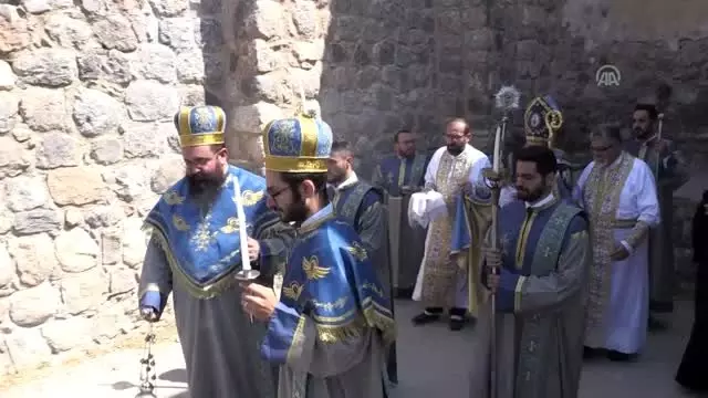 Akdamar Surp Haç Kilisesi'nde ayin yapıldı (2) Akdamar Surp Haç Kilisesi'nde ayin yapıldı (2)