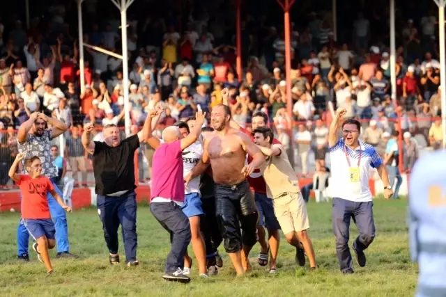 Elmalı Başpehlivanı Ali Gürbüz oldu Elmalı Başpehlivanı Ali Gürbüz oldu