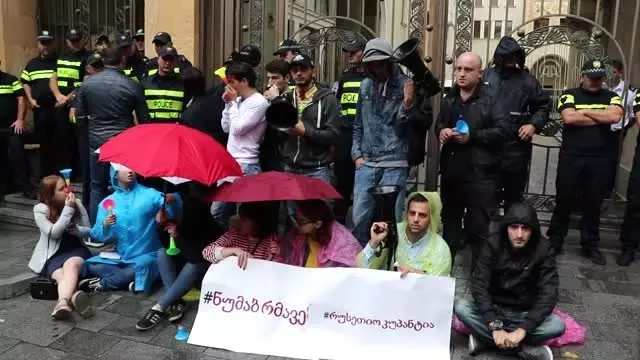 Gürcistan'da yeni hükümet güvenoyu aldı