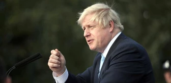İngiltere Başbakanı Johnson istifalara rağmen Brexit'i ertelemeye yanaşmıyor