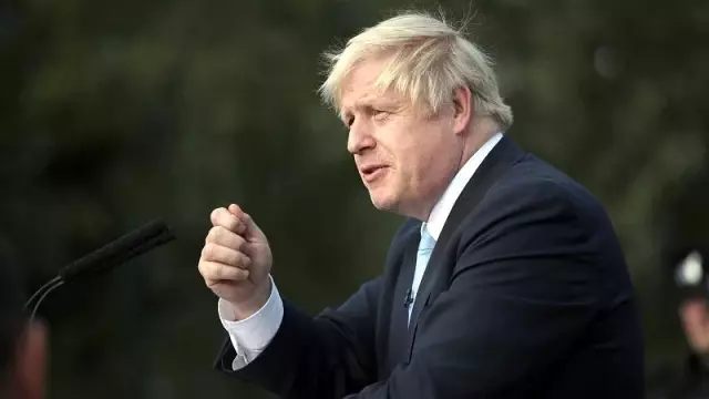 İngiltere Başbakanı Johnson istifalara rağmen Brexit'i ertelemeye yanaşmıyor