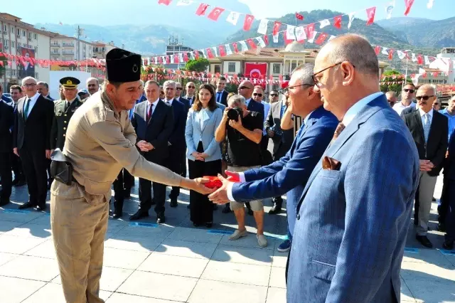 Manisa'nın kurtuluşuna sade tören