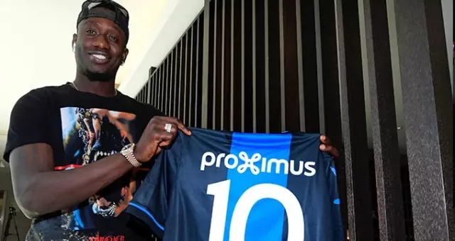 Mbaye Diagne, kendisini görüntüleyen gazetecilere saldırdı