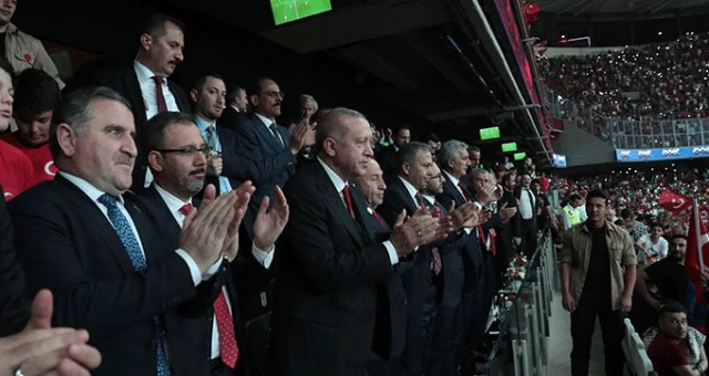 Son dakikada gelen gole Cumhurbaşkanı Erdoğan işte böyle sevindi!